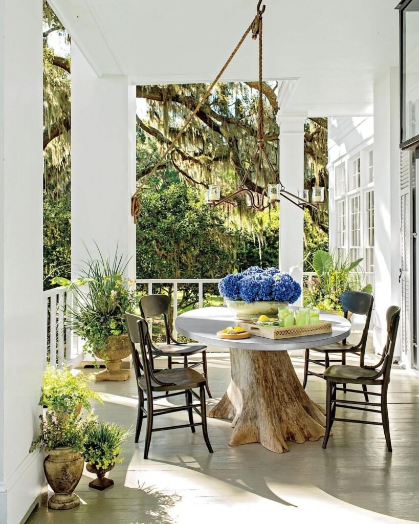  Airy Garden Dining