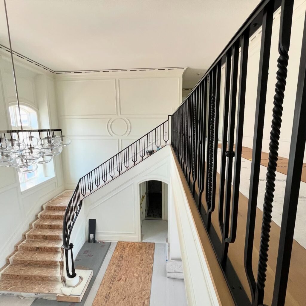 Classic White Landing