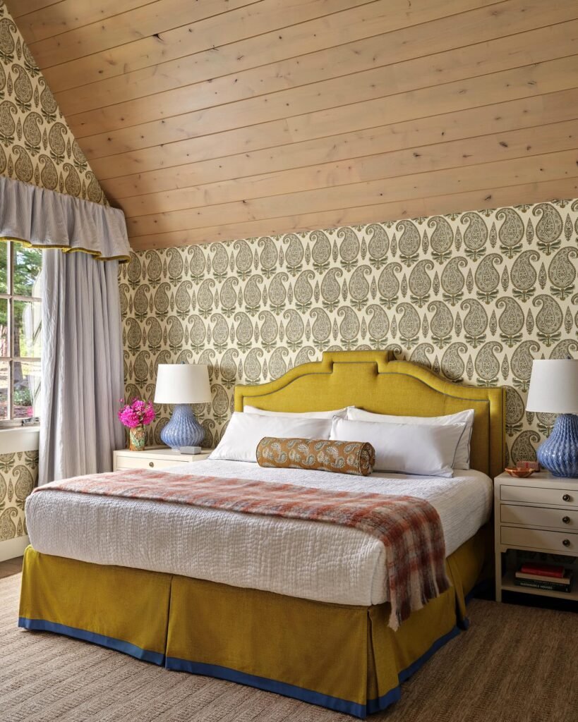  Patterned Warm Retreat
