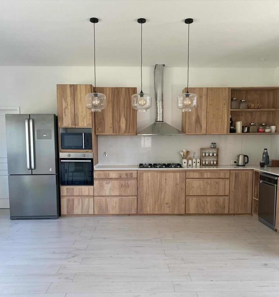 Clean Minimal Wood Layout