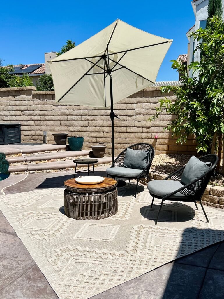 vCream Textured Outdoor Rug
