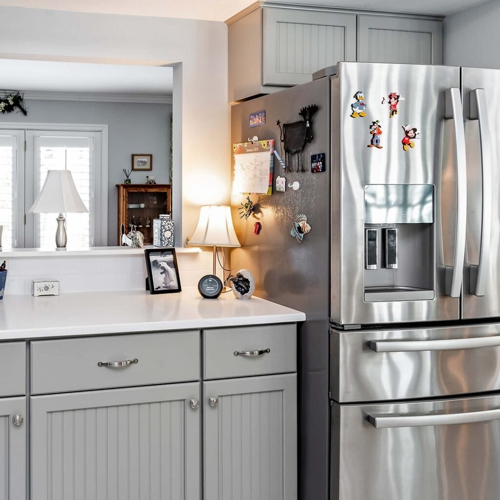 Functional Gray Island Design