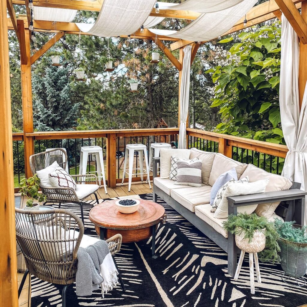 Graphic Pergola Rug