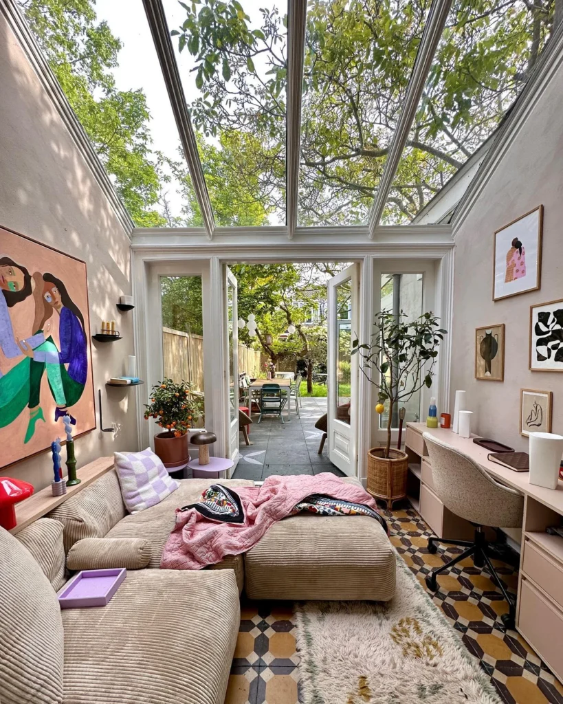 Indoor-Outdoor Glass Extension