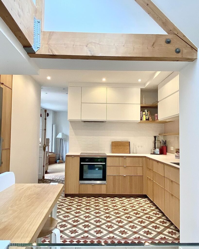 Patterned Floor Wood Mix