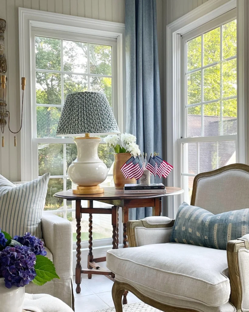 Soft Classic Accent Corner