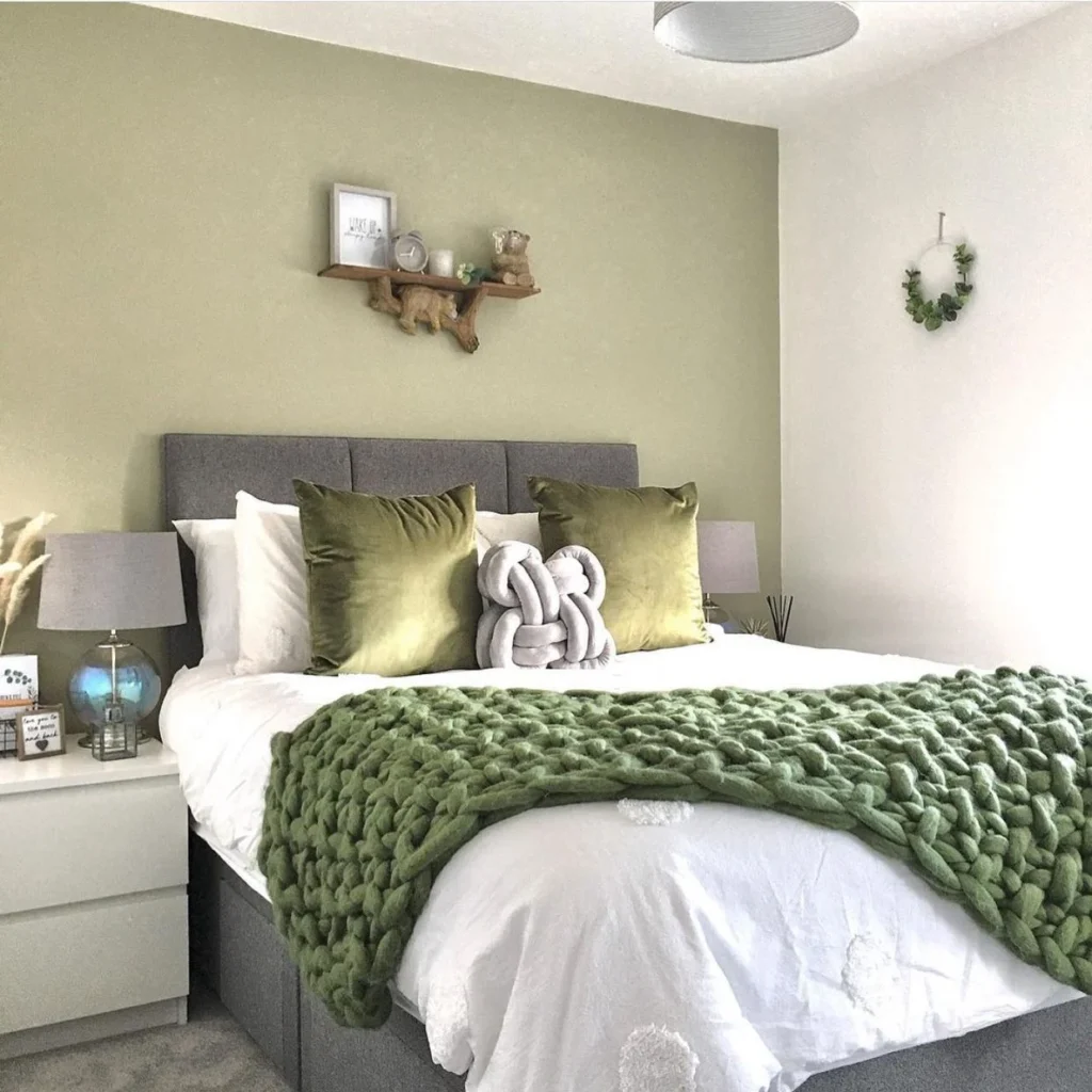 Two Tone Farmhouse Wall