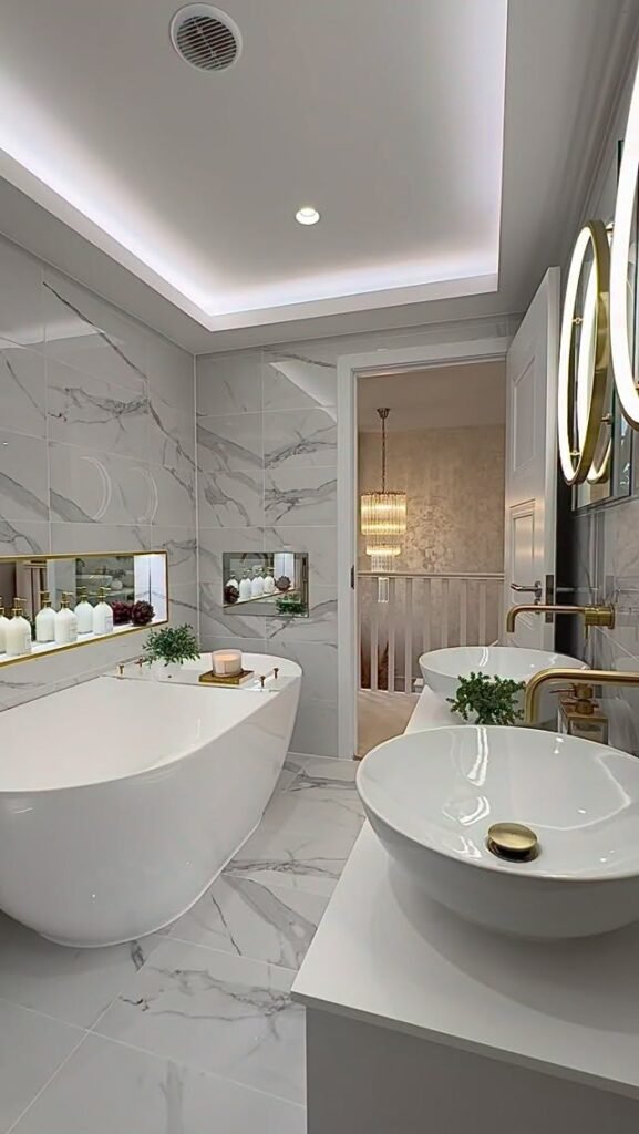 Bright Tub Corner