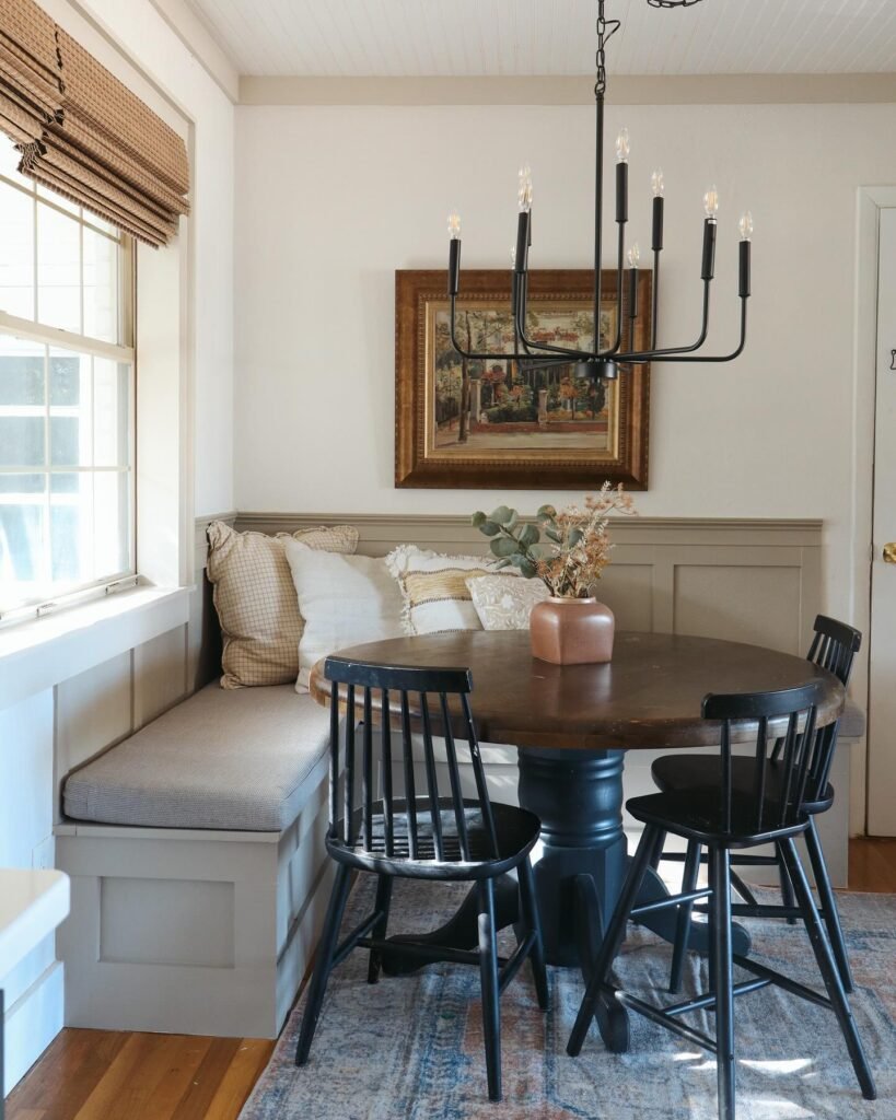 Classic Black Table Nook