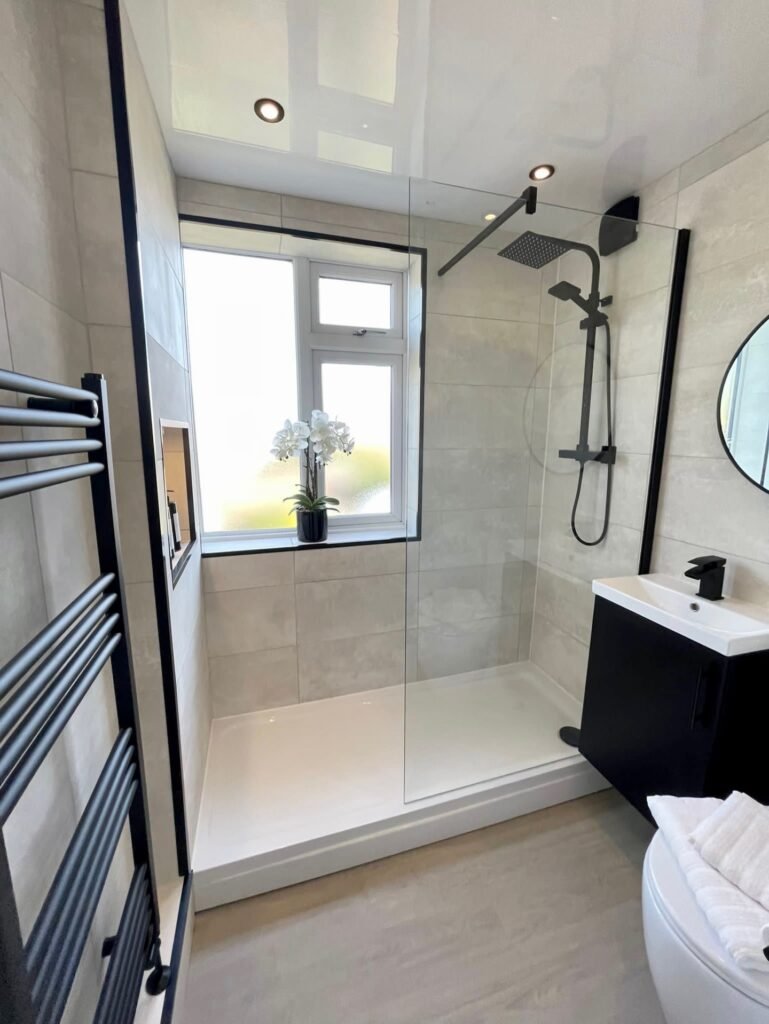 Clean Black Fixtures