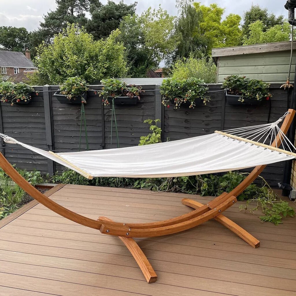 Deck Hammock Corner