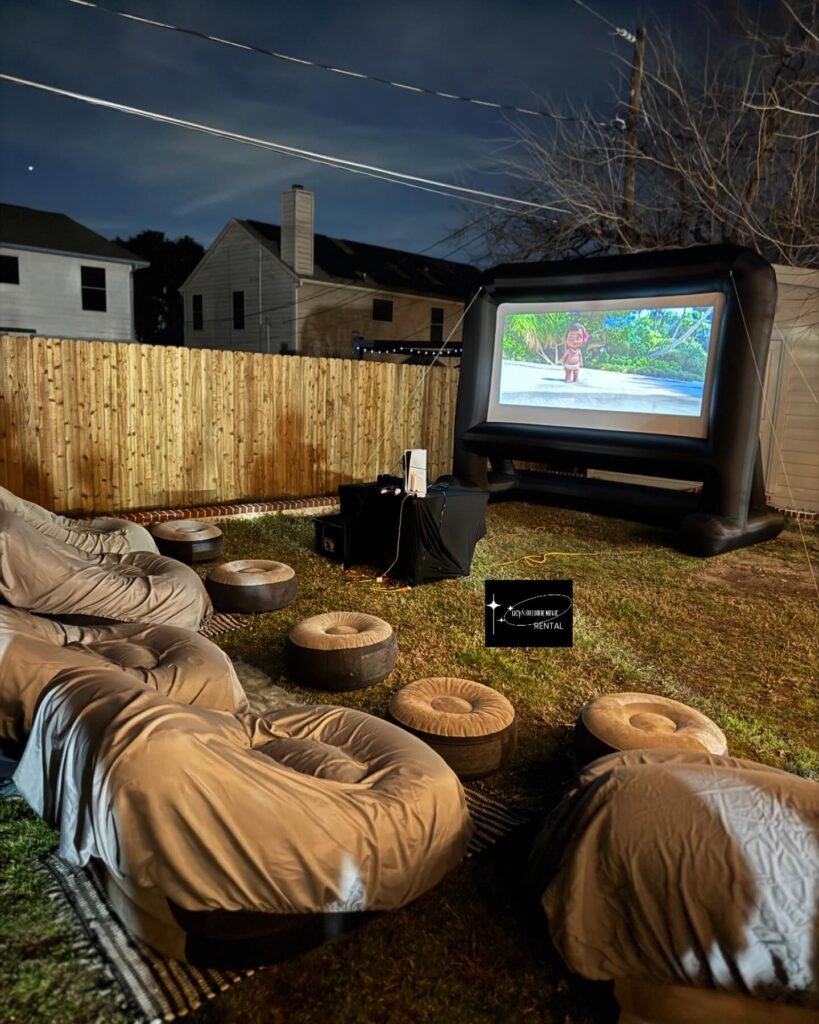 Inflatable Screen Lounge