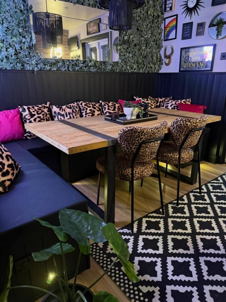 Leopard Dining Lounge Mix