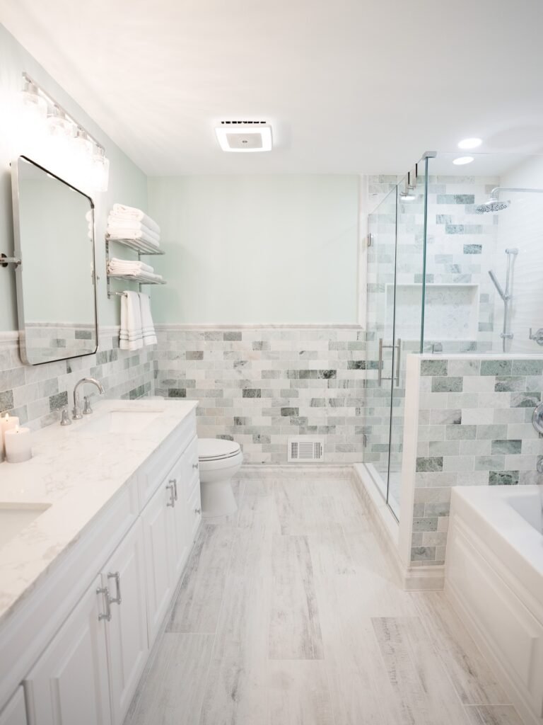 Light Marble Coastal Look