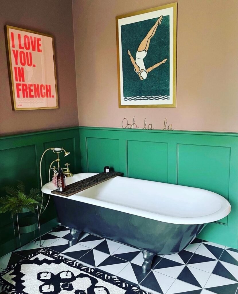 Moody Green Bath Space
