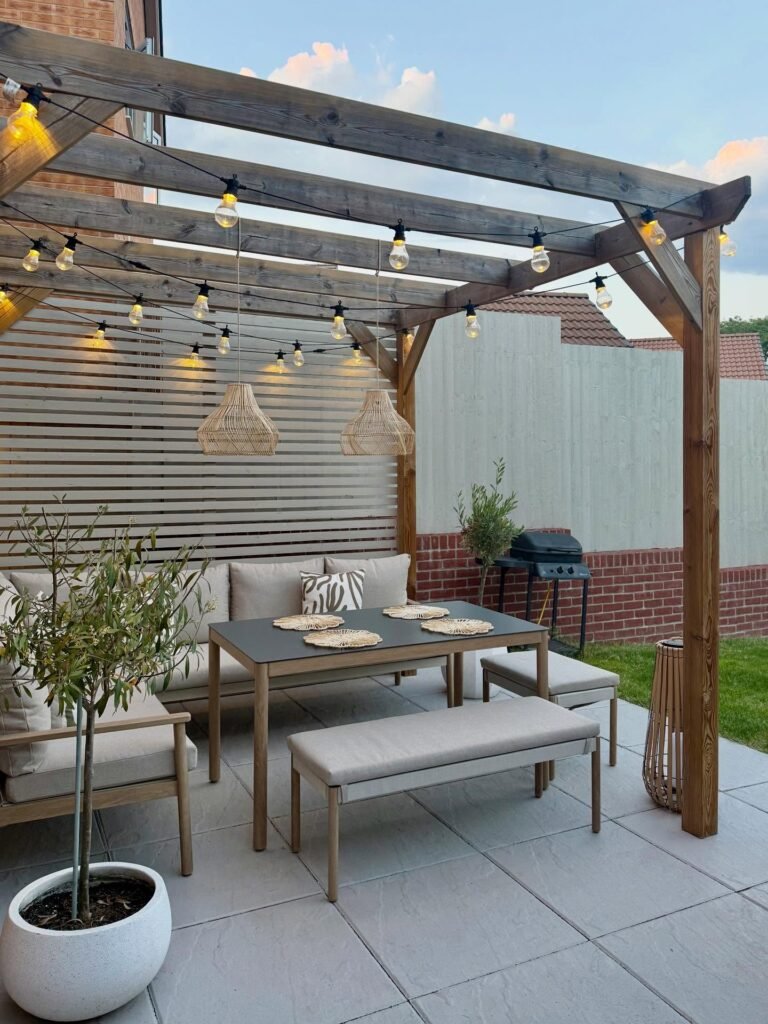 Pergola Dining Corner