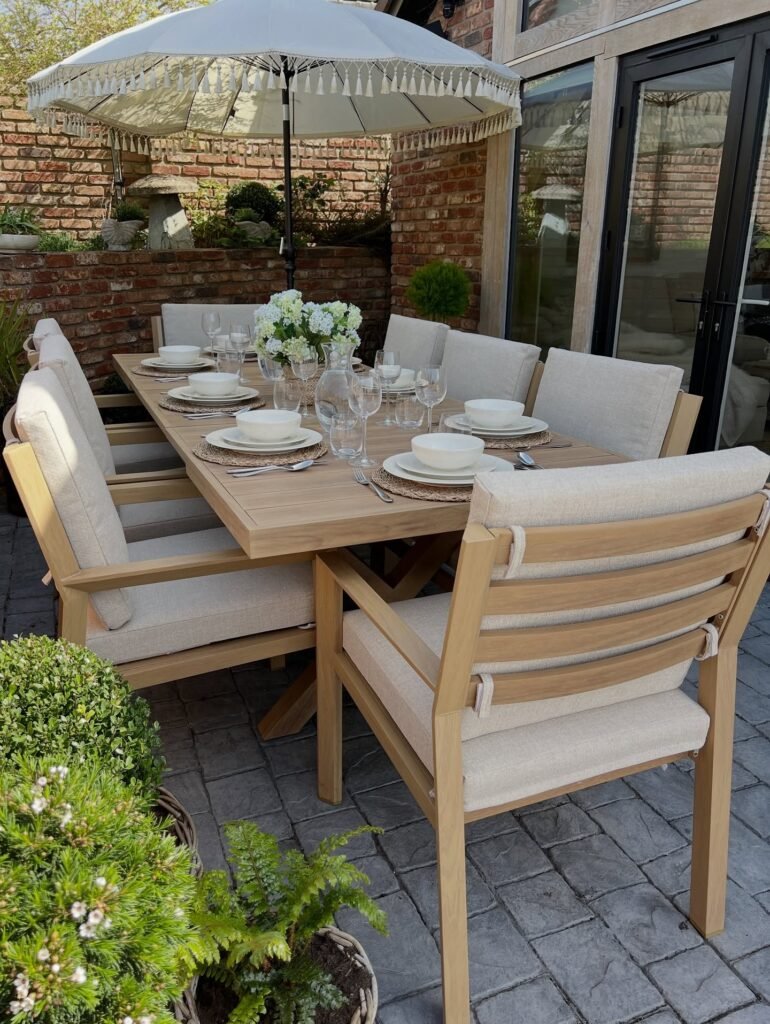 Tassel Umbrella Dining