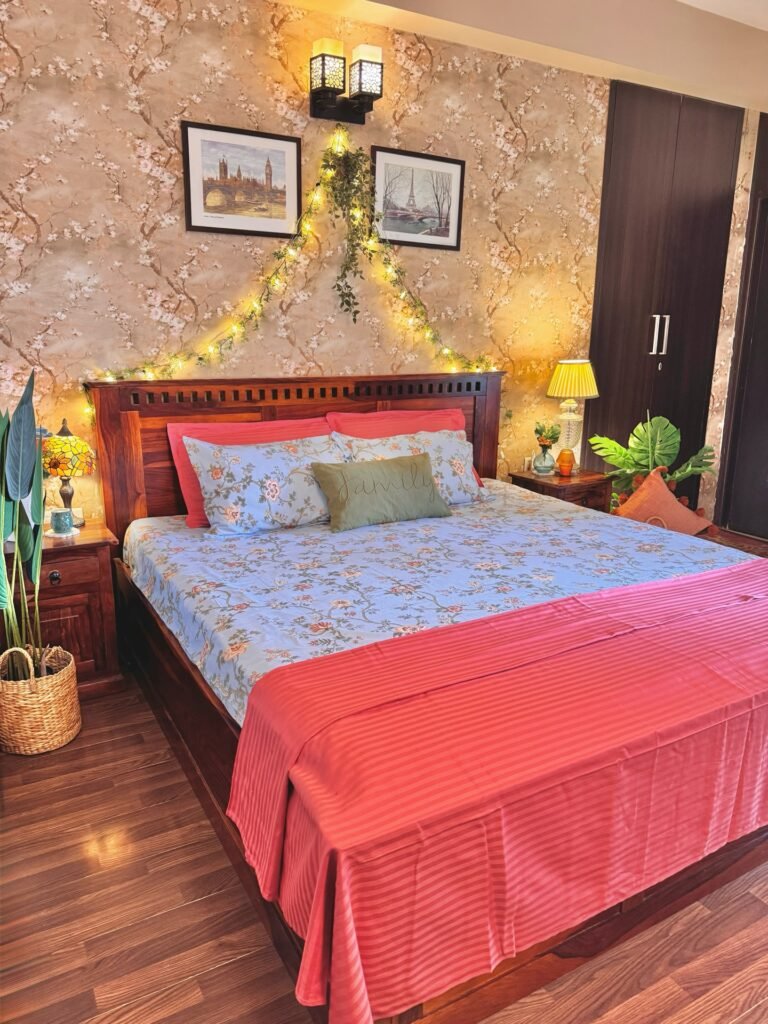 Use Floral Wallpaper Warmly