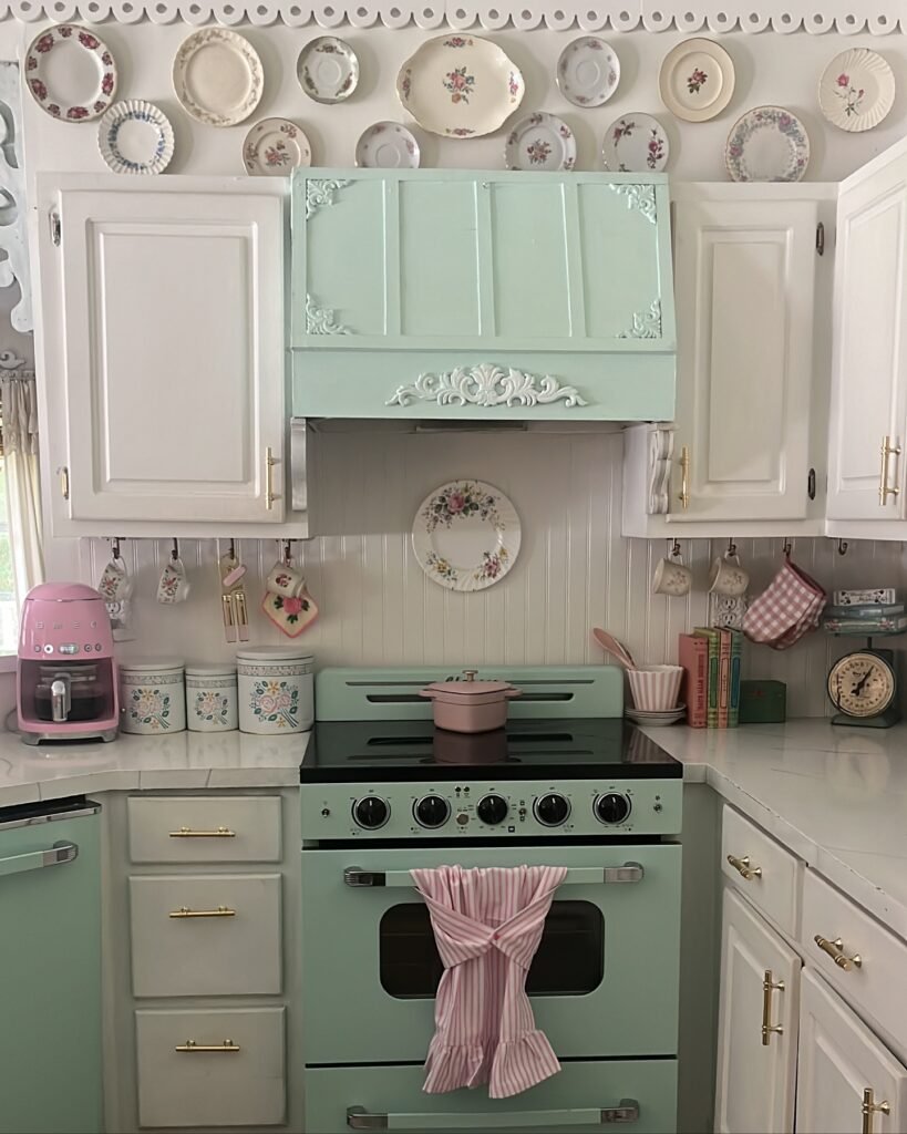Vintage Mint Kitchen Details