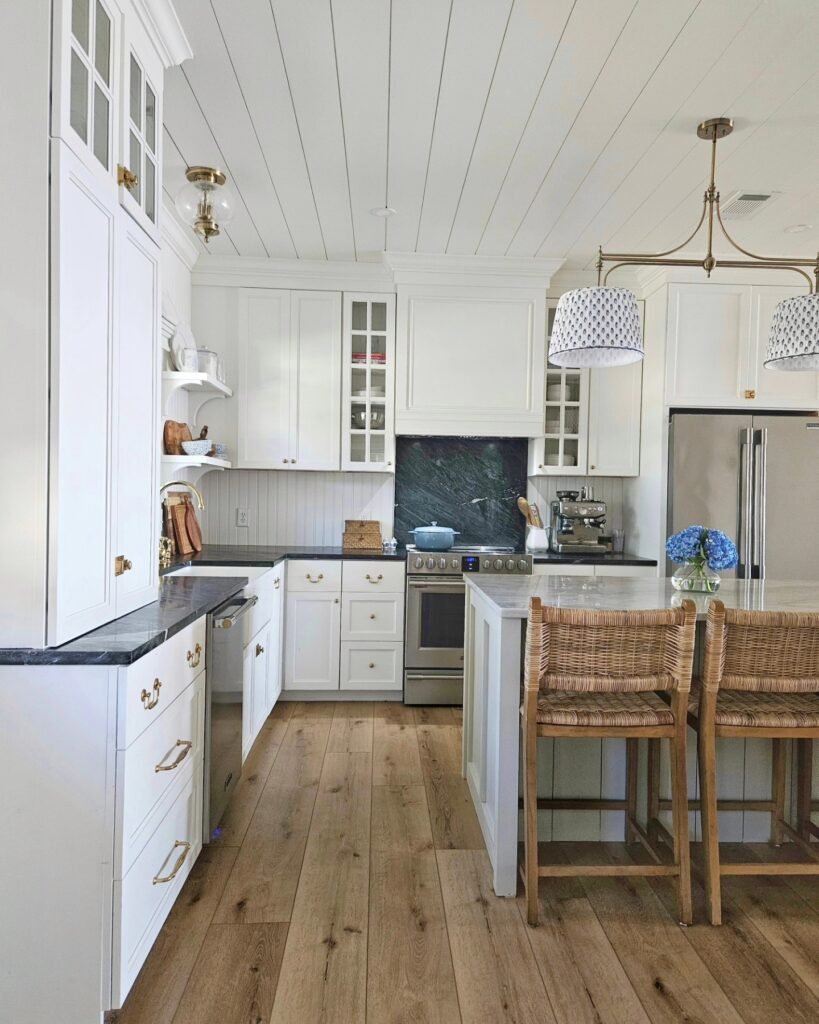 White Cabinets With Contrast