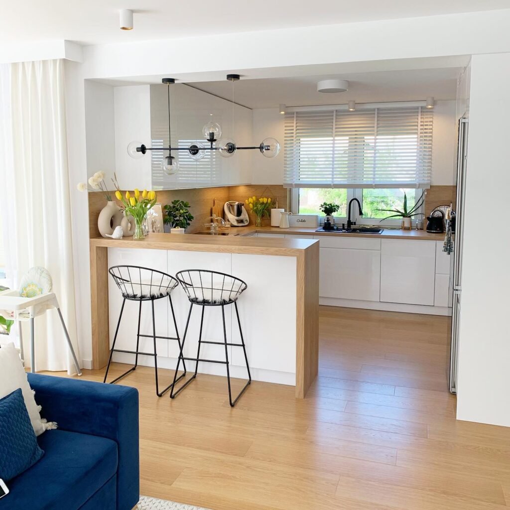 White Wood Breakfast Bar