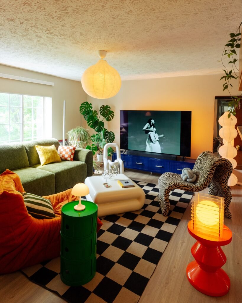 Graphic TV Corner