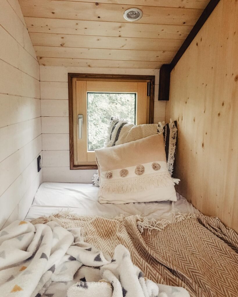 Narrow Cozy Sleeping Nook