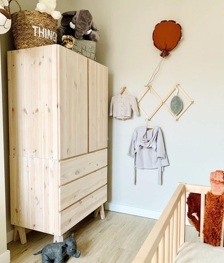 Rotate a Small Seasonal Wardrobe