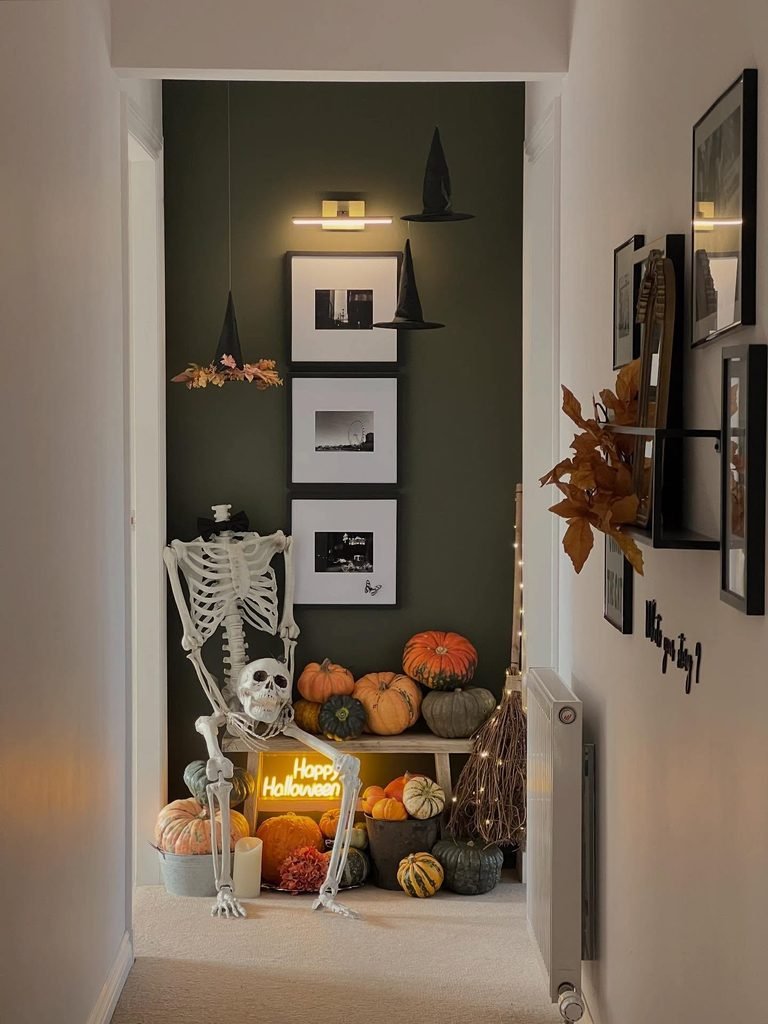 Skeleton Corner Nook